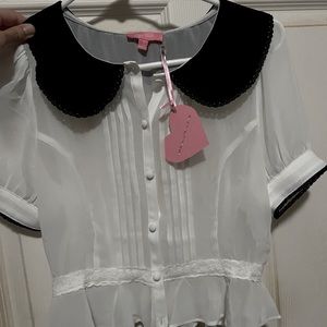 Light Peter Pan collared blouse